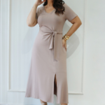 Vestido Malha Premium Detalhe Amarração e Fenda