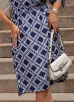 Vestido Chemise Azul Geométrico Sandra em Viscolinho Premium - Querem Vestidos - Imagem 5