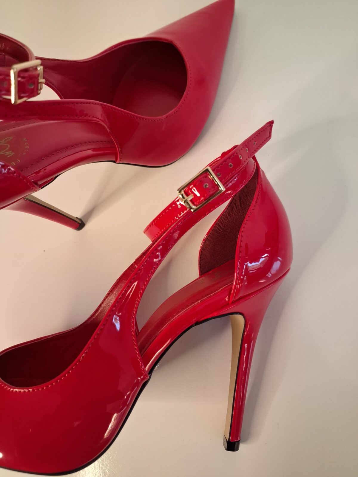 Scarpin Vermelho Recortes na Lateral - Imagem 3