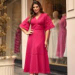 Vestido midi pink em laise com guipir (Doce Maria)