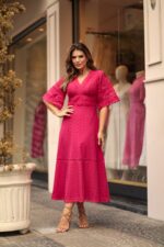 Vestido midi pink em laise com guipir (Doce Maria)