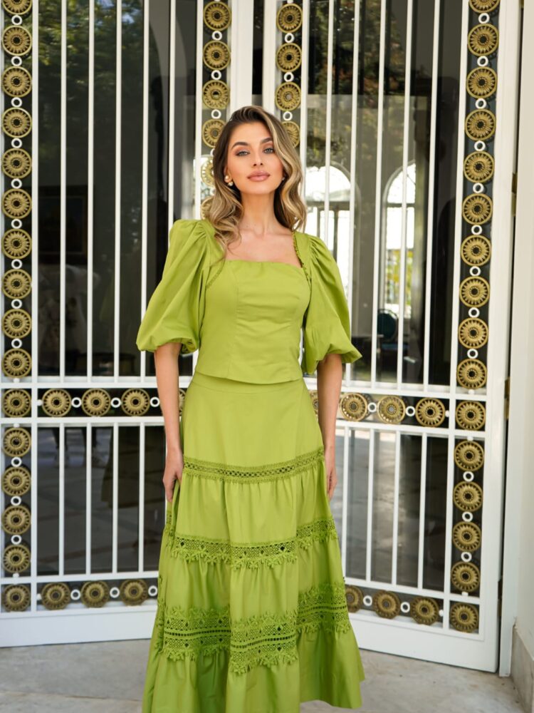 Conjunto Saia Midi e Blusa em Tricoline e Guipir 03996 Doce Maria