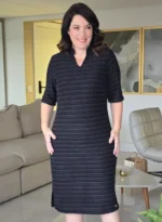 Vestido Tubinho Preto em Jacquard Listrado Renata - Querem Vestidos - Imagem 8