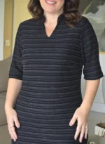 Vestido Tubinho Preto em Jacquard Listrado Renata - Querem Vestidos - Imagem 6