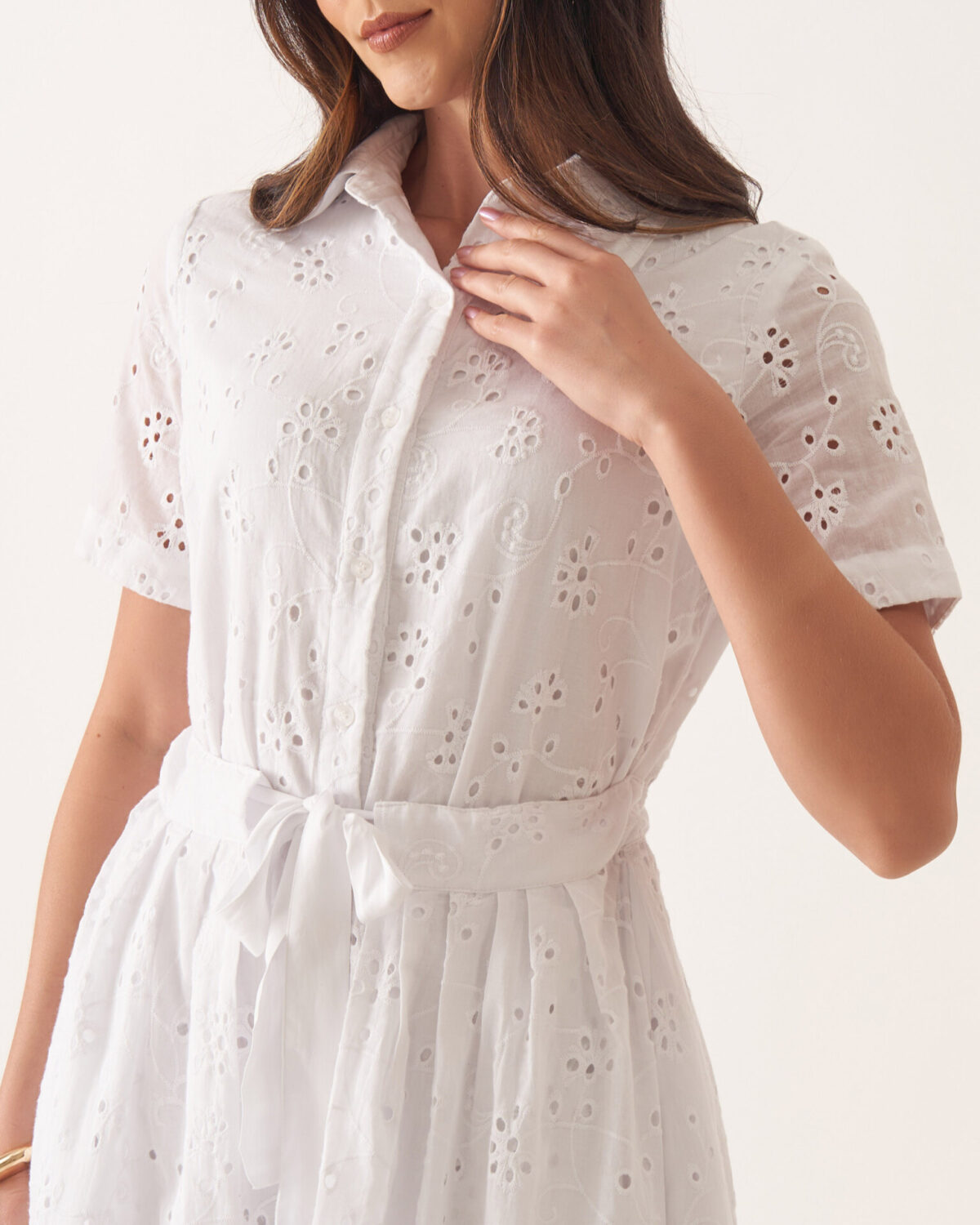 VPLondon_20250903_0115 Vestido Renata em Laise Bordada Moda Modesta - Imagem 2