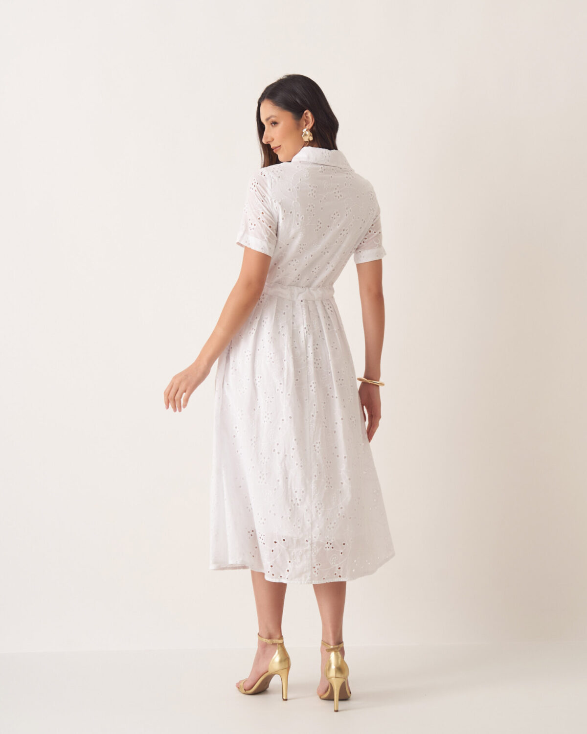 VPLondon_20250903_0116 Vestido Renata em Laise Bordada Moda Modesta - Imagem 3