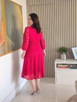 Vestido Transpassado com Saia Plissada - Imagem 4