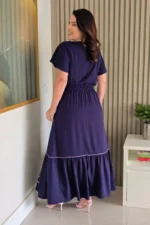 Vestido Estela Azul Bordado Rosa em Viscolinho - Querem Vestidos - Imagem 4