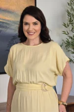 Vestido Amarelo Manteiga em Viscose Valentina - Querem Vestidos - Imagem 4